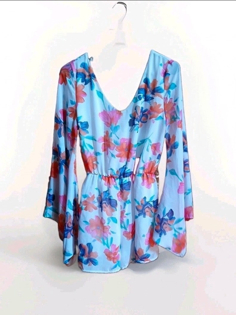 Luxe Boutique Romper Size Med, Bell Sleeves Bohemian Floral Print New With Tags